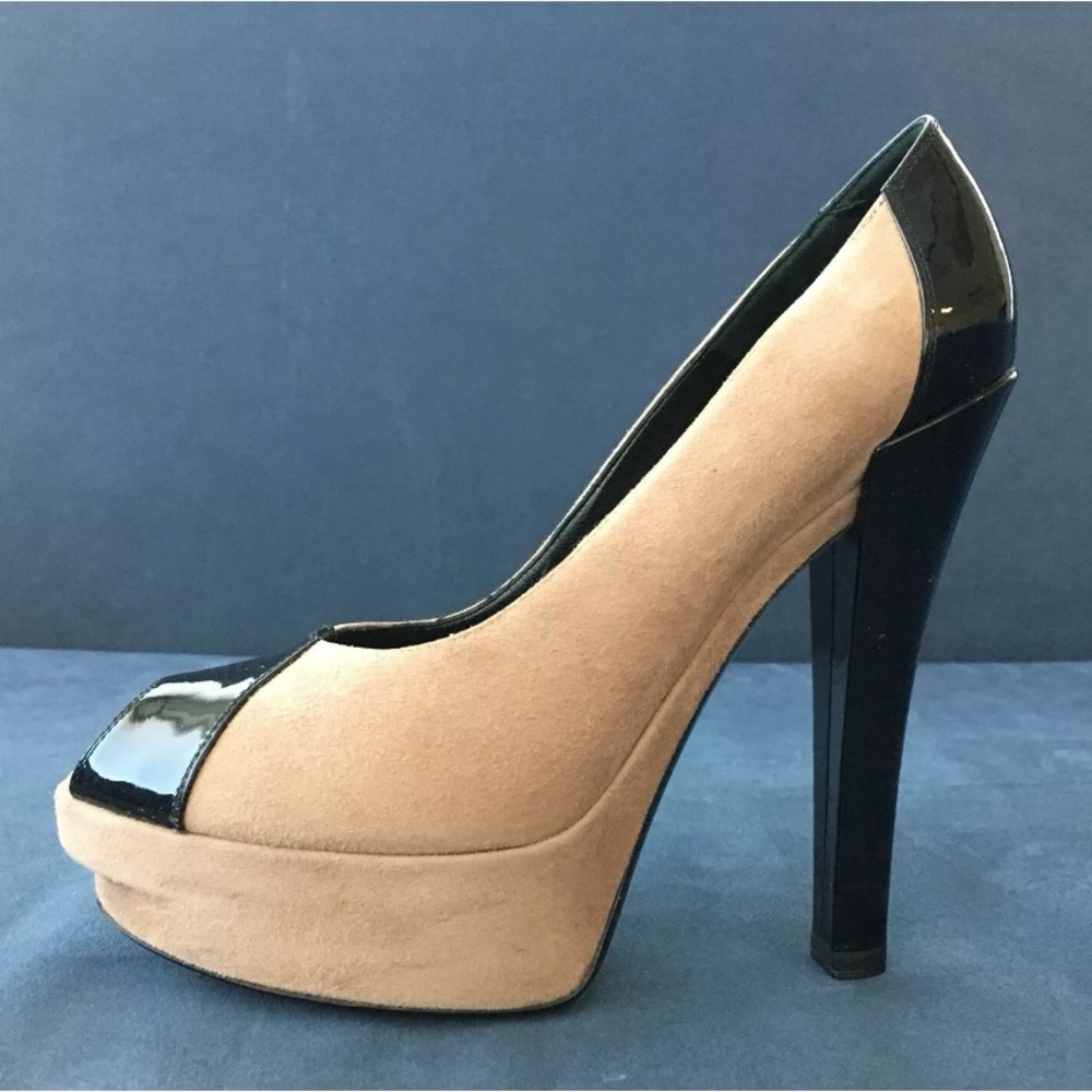 Louis Vuitton Tan Suede Pumps with Black Patent Leather Accents - Size 38 / 8 - Picture 5 of 12
